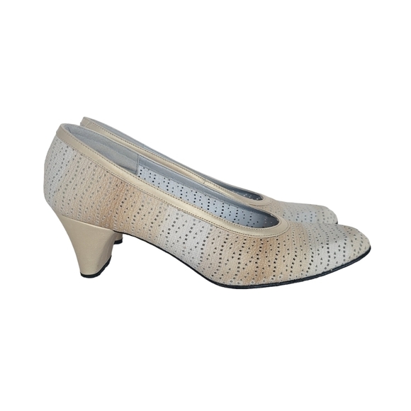 Vintage 80s Margaret Jerrold Church Pumps - Picture 1 of 9